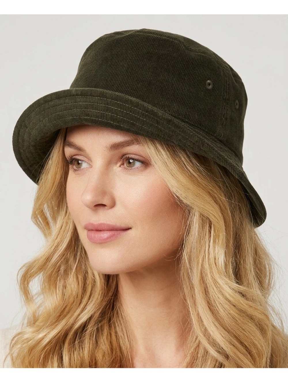 Putnam Sourcing Group Moss Green Velour Bucket Hat OSFM